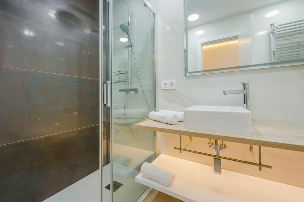 Suara Apartamentos 2 马德里 外观 照片